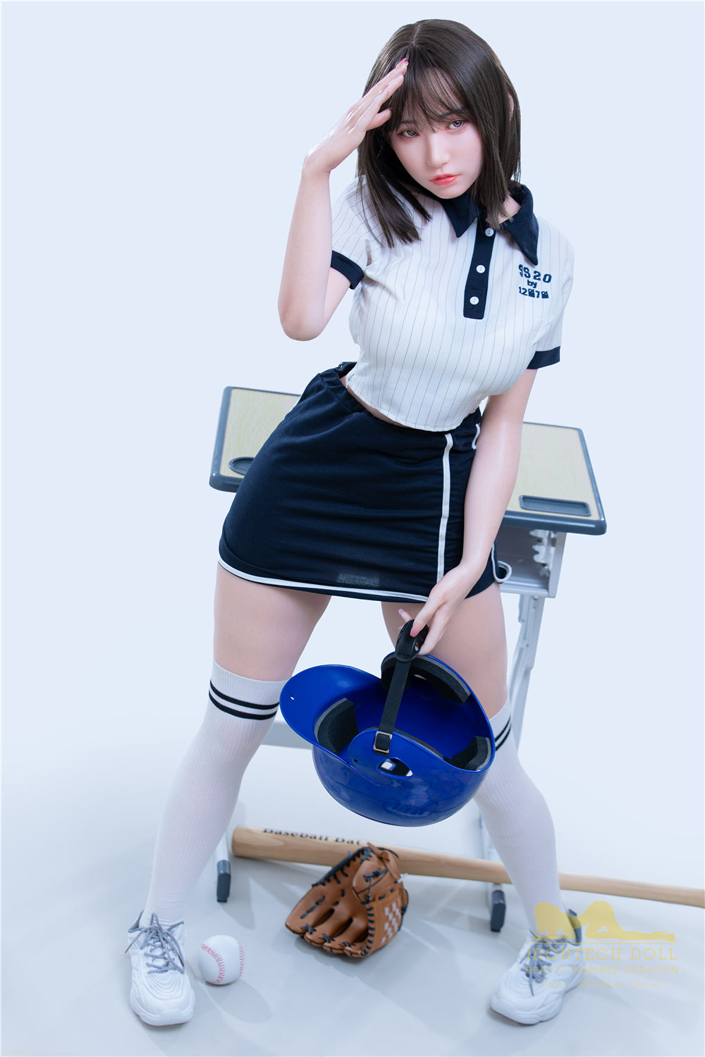 153 cm große Silikon-Sexdoll mit E-Körbchen – Suki