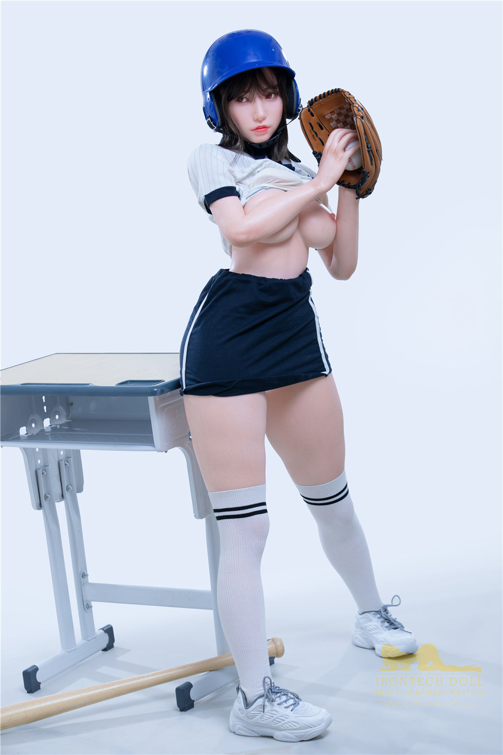 153 cm große Silikon-Sexdoll mit E-Körbchen – Suki
