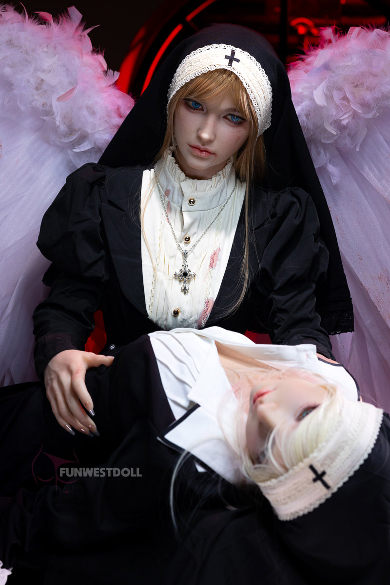 159 cm große Silikon-Sex-Puppe mit A-Körbchen – Bella