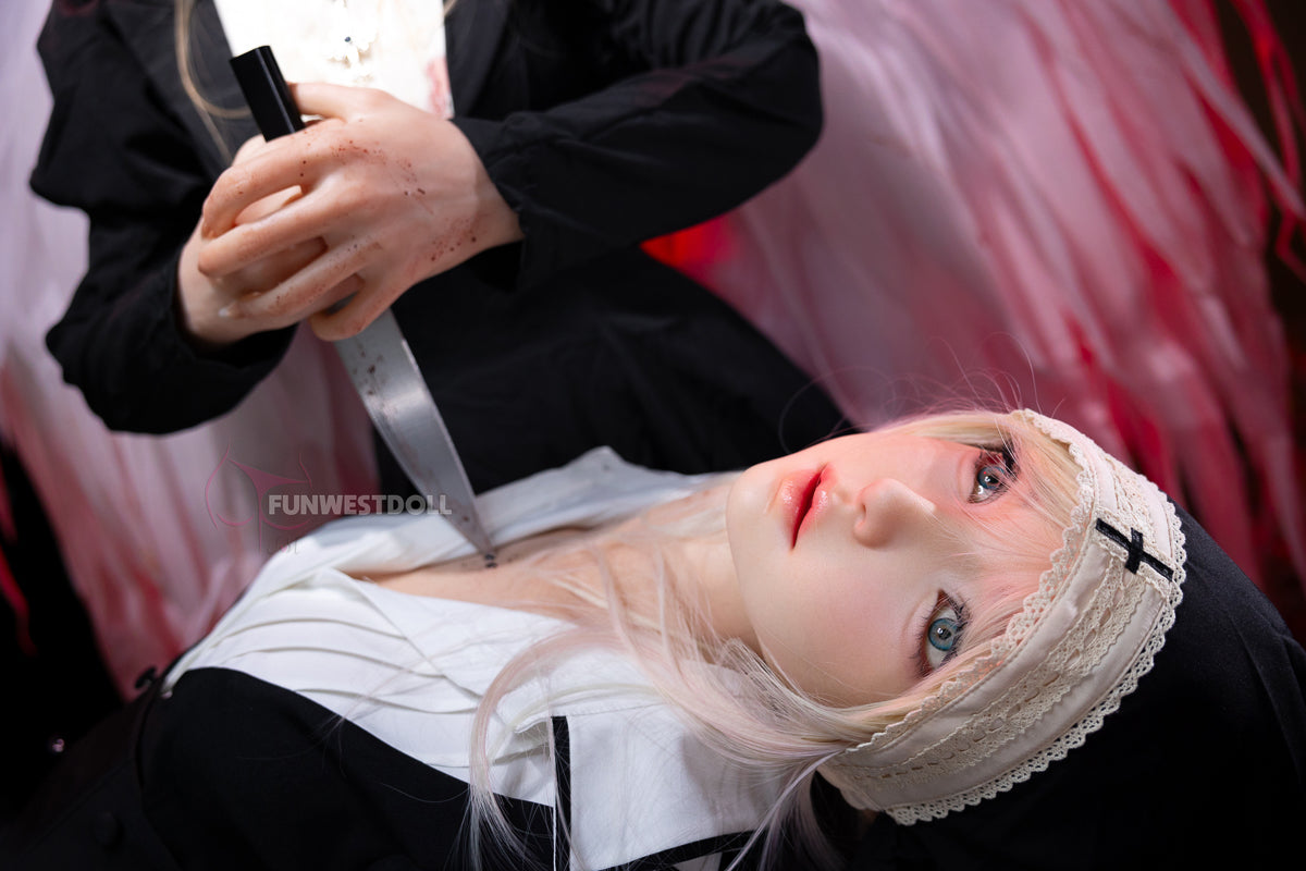 159 cm große Silikon-Sex-Puppe mit A-Körbchen – Bella